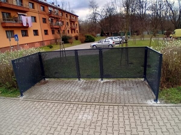 Kontejnerové stání.