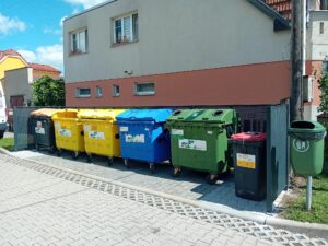 Kontejnerové stání.